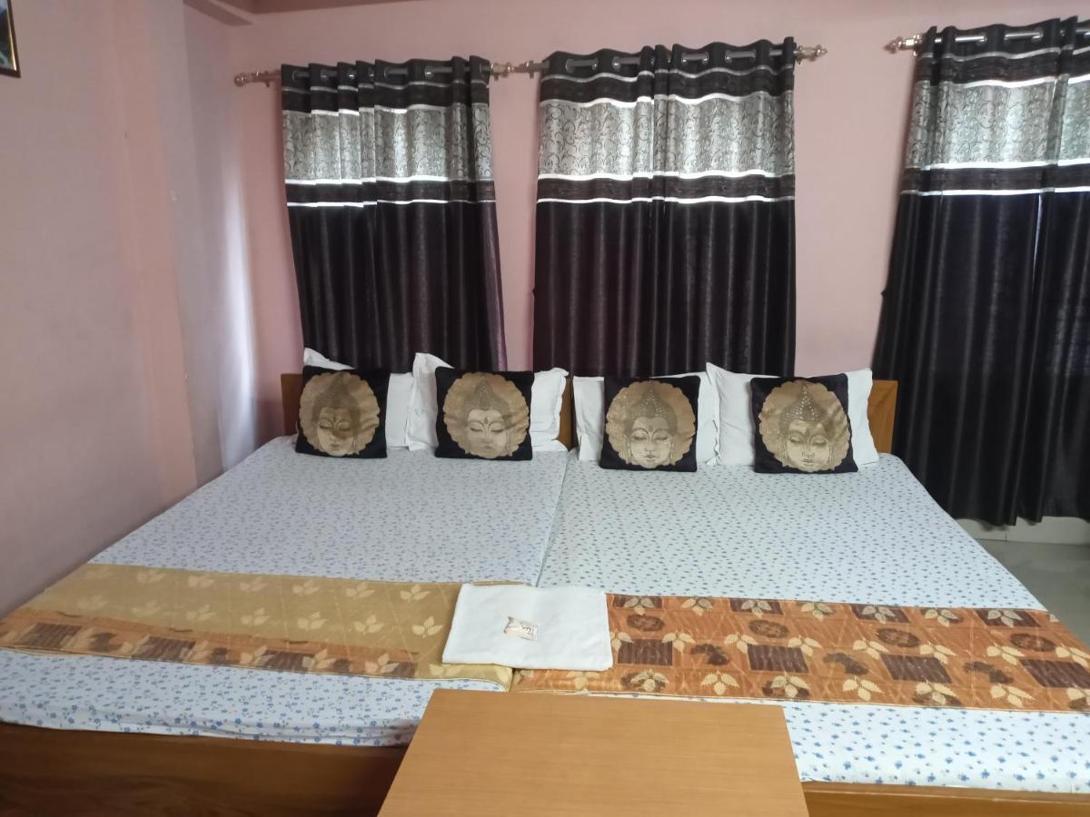 Hotel Royale Колката Екстер'єр фото